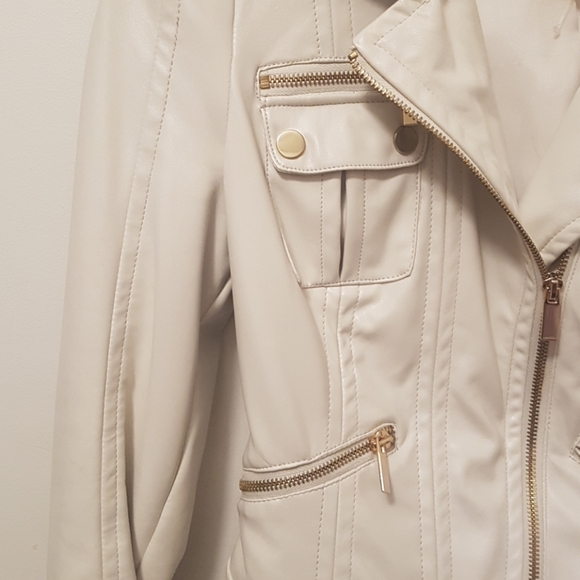Bebe faux leather off-white jacket - Picture 3 of 8